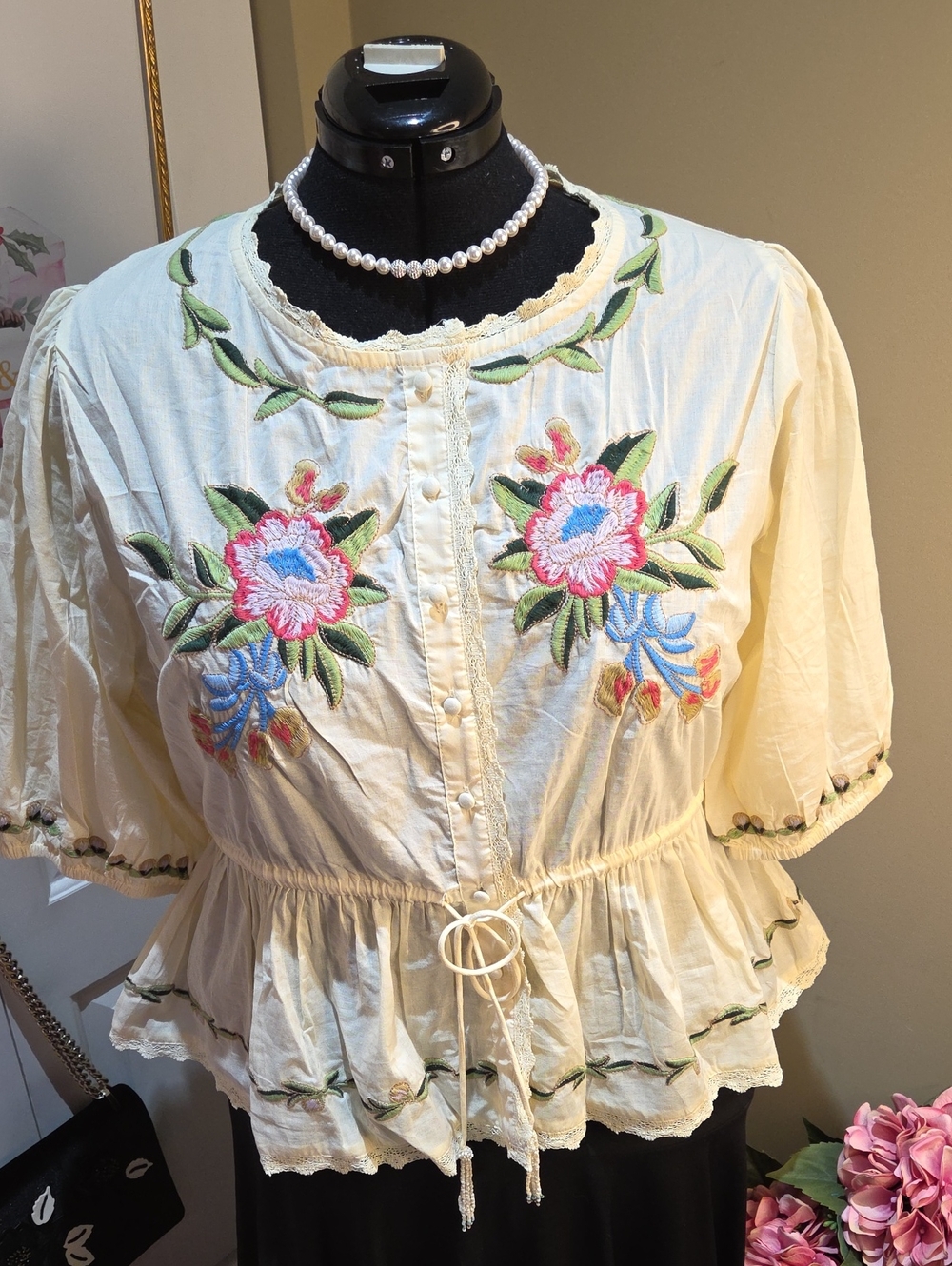 Nwt XL,L,M Jennifer&Grace Embroidered Cream/yellow  Peplum Tie-Waist Blouse - Picture 4 of 17